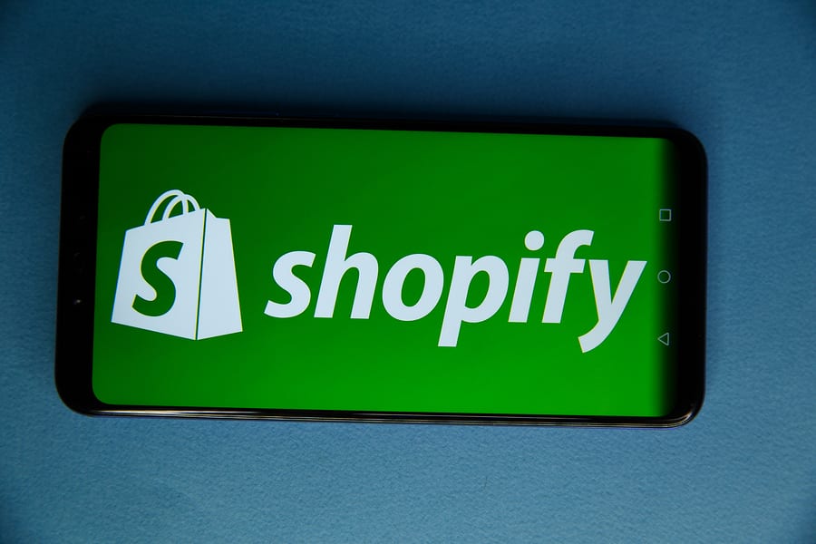 This article will guide you on how to manage shipping on Shopify and optimize your e-commerce business for success.